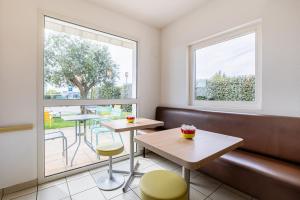 Hotels ibis budget Carcassonne Aeroport - A61 : photos des chambres