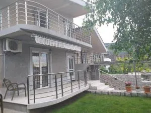 Apartman DADO - Gradiošnica