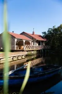 MĖLYNOJO KARPIO PIRTIES NAMAS - Muižė