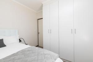 2Bedroom apartment in a secure golf estate.WIFI