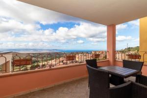 Appartamento con piscina 14