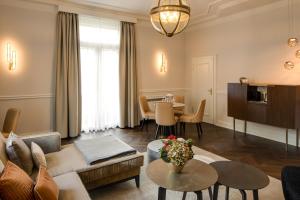 Deluxe Suite room in Steigenberger Parkhotel Düsseldorf