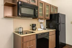 Queen Suite - Non-Smoking room in Candlewood Suites Fort Myers Interstate 75 an IHG Hotel