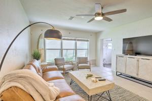 Walkable Florida Duplex 2 Blocks to Cocoa Beach! - Hotel 4 stelle a Cocoa Beach