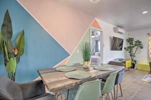 Chic Palm Springs Home with Patio, Grill and Yard