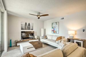 Jupiter Bay Condo with Pool Less Than Half Mile to Beach!