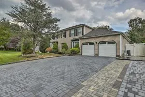 Jersey Home with Private In-Ground Pool and Hot Tub! - Edgewood Park