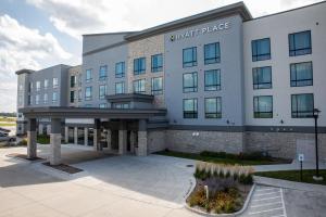 Hyatt Place AltoonaDes Moines