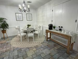 Shiloh House 3-bed, 2 bath, living room, garage