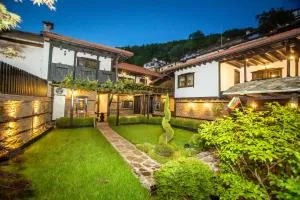 Семеен Хотел Чардаците - Turski-Lyeshnik Aladanli