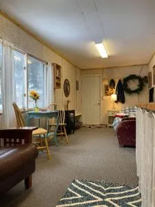 Jade City Bungalow - Dease Lake