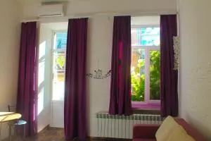 Студія з балконом в кварталі від Дерибасівської світло 24 на 7 - Krivaya Balka