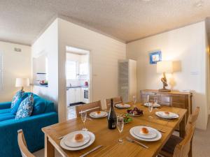 Del Rae 6 25 Shoal Bay Road