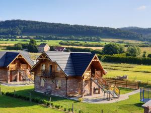 Kudowskie Chatynki Domki Całoroczne MINI ZOO - 3hvězdičkové hotely ve městě Lázně Chudoba