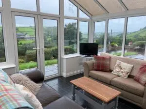 4 bedroom bungalow in peaceful countryside with log burner - Talar Deg, Capel Madog - Elerch