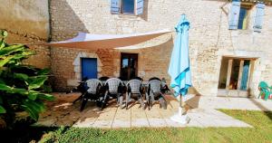 Maisons de vacances 4 bedroom holiday home with private pool and garden : photos des chambres