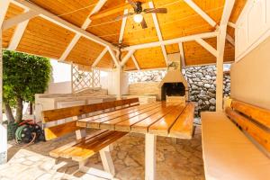 Apartment Sepat with Free Parking Place in Baska