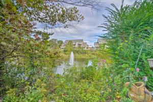 Sun-Soaked Lake Taneycomo Condo with Furnished Patio