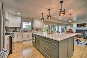 Fenton Home with Patio andSports Lake Access