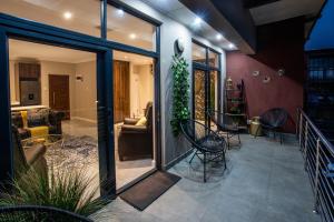 Stay at The Point- Royal Relaxing Retreat