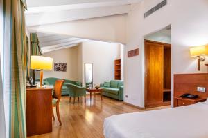 Family Room (4 Adults) room in BEST WESTERN Titian Inn Hotel Treviso