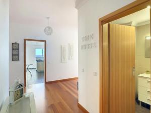 Time House Apartment by LovelyStay