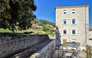 2 Bedroom Gorgeous Apartment In Vanosc - Lalouvesc