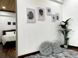 The Venus - Spacious Wooden TOP Floor Apartment