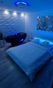 Apartment Wave -Luxury massage chair-Infrared Sauna, Parking with video surveillance, Entry with PIN 0 - 24h, FREE CANCELLATION 24 hours before Check In, Premium pillows and mattress