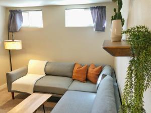 Seattle Launchpad - Cozy and Modern 2 BR Guest Suite