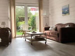 Bel appartement en rez-de-jardin à 100m des plages - Portcé