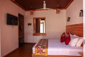 New Breeze Thoddoo Inn