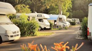 Campings Camping Paris Beau Village : photos des chambres