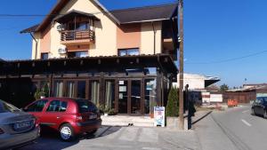 Eight-Bedroom House room in Vila Teju Valeni