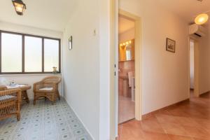 Apartment Beti with Balcony