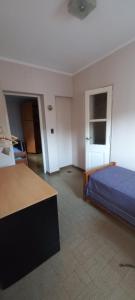 Casona LA FLORIDA con parque y pileta, a una cuadra del río