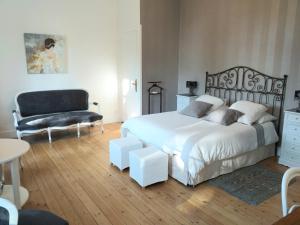 B&B / Chambres d'hotes DOMAINE BERENGUER : Chambre Lit King-Size - Vue sur Jardin