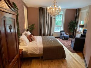 Deluxe Double Room - Front Side room in Villa Rozenhof