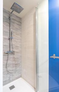 Appartements La WAIDE Beau studio centre ville WIFI NETFLIX tout equipe : photos des chambres