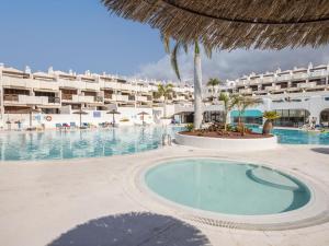 Paradise Beach - Seaviews - BBQ - Large Terrace - Pool & Pool Bar