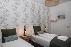 Great apartment with view and heated rooftop Pool