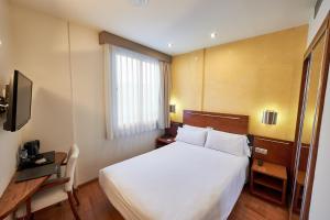 Standard Double Room room in Hotel Garbi Millenni