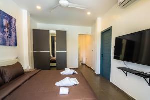 Villa Ayan, Amazing Pool, 2 bedrooms Near Nai harn Beach