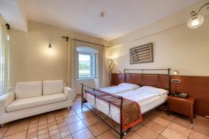 King Studio with Sofa Bed room in Hotel Splendido