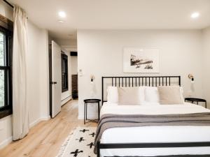 Black Pearl Unit 1 - Lake Placid, Mirror Lake