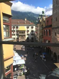 Little City Center Golden Roof 12