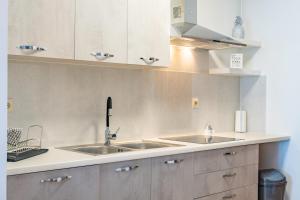 BRAND NEW - SelfCheckIns 24 - Zagreb - Garage - Loggia - New - Luxury 