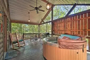 Broken Bow Hideaway with Hot Tub and Fire Pit! - 斯蒂芬斯穴窟