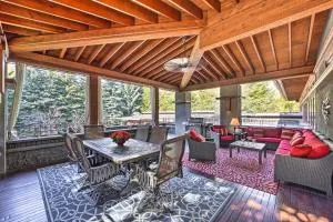 Spacious Luxury Retreat with Private Hot Tub and Pool! - Bellevue