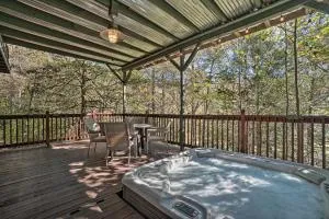Riverfront Tallulah Falls Cabin with Hot Tub! - Toccoa